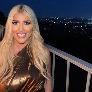 Meet your Posher, Christin